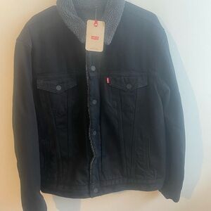 *NWT* Levi's Black Sherpa Lined Denim Jacket Men’s M *NWT*